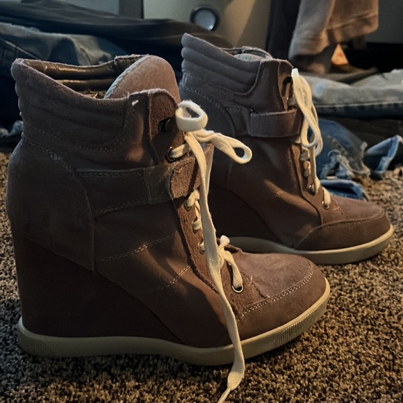 Steve Madden Sneaker Wedges - Picture 2 of 6